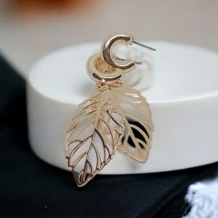 Trend '' Yaprak '' Fi̇gürlü Küpe