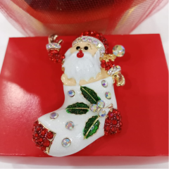 Zirkon Taşlı '' Çoraptan Çıkan Noel Baba '' Figürlü Broş